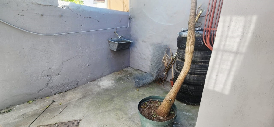 To Let 2 Bedroom Property for Rent in Salt River Western Cape